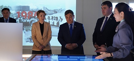 Сенаторы ознакомились с деятельностью Архива Президента фото галереи 9